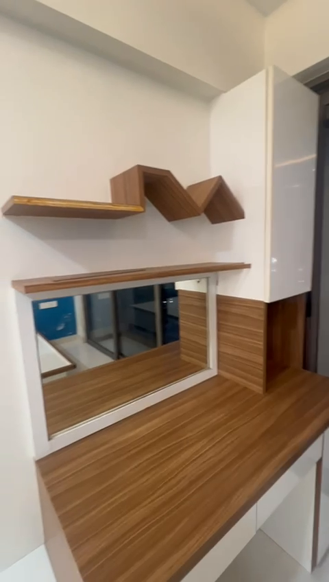 3 BHK SEMI FURNISHED FLAT ON RENT 90000